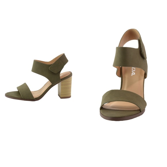 Soda Shoes - •Simplicity is Class• Block Ankle Strap Heel